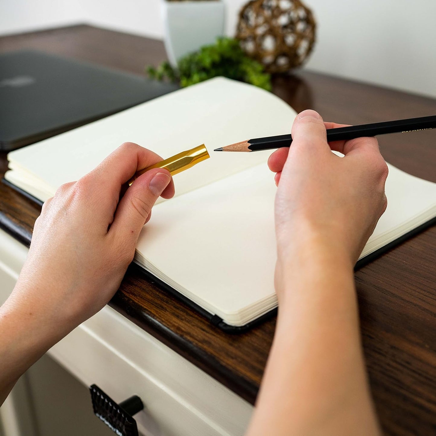 Blackwing Point Guard Gold | Premium Pencil Protector