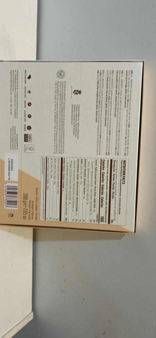 Neuhaus Carre Milk & Dark Chocolate Classic 40 Pieces