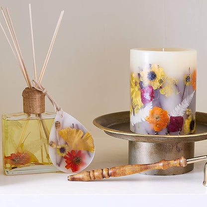 Rosy Rings Medium Round Botanical Candle - Honey Tobacco