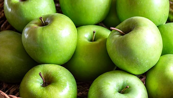 Fresh granny smith delicious apples by RawJoy Farms
