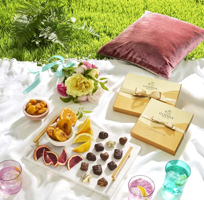 Godiva Gold Ballotin Gold Ribbon 18 piece box 7.75 oz