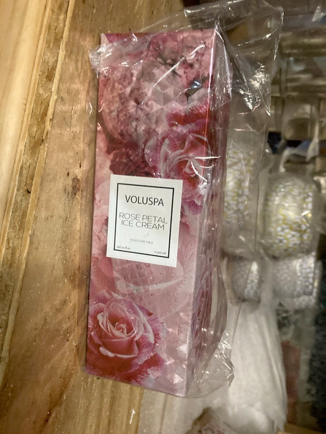 Rose petal Icecream Moisture Milk