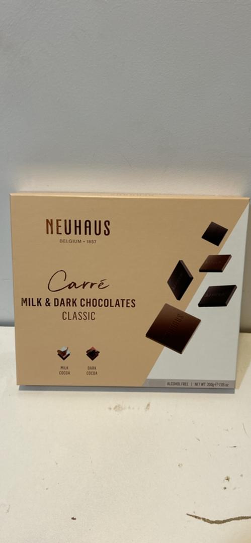 Neuhaus Carre Milk & Dark Chocolate Classic 40 Pieces