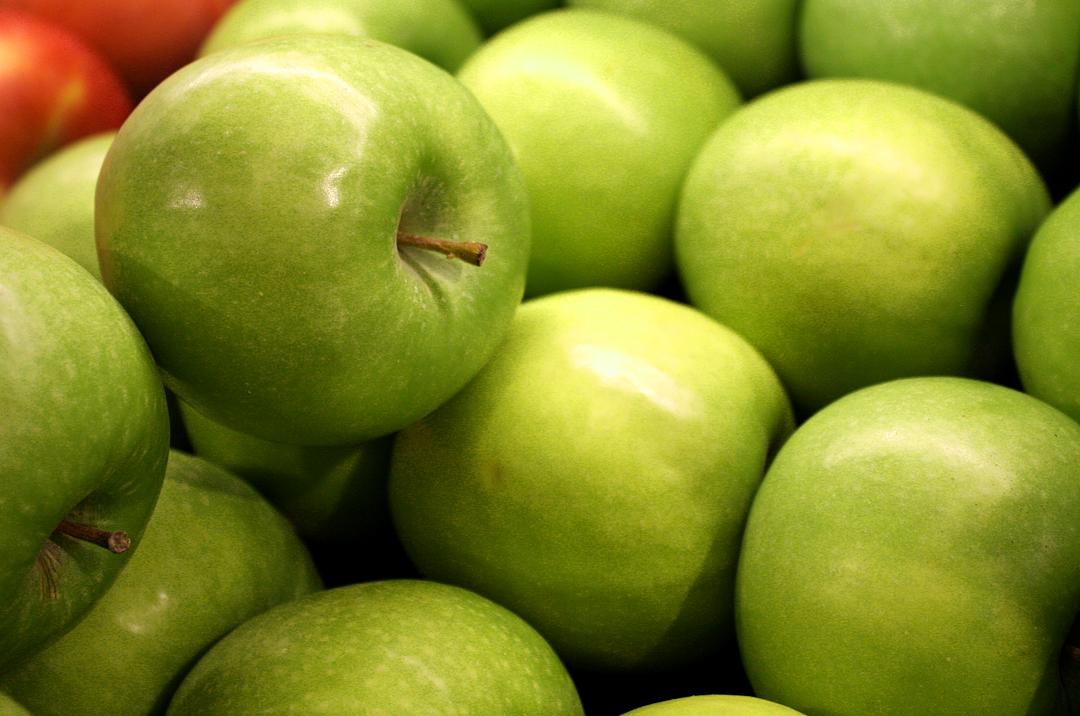 Fresh granny smith delicious apples by RawJoy Farms