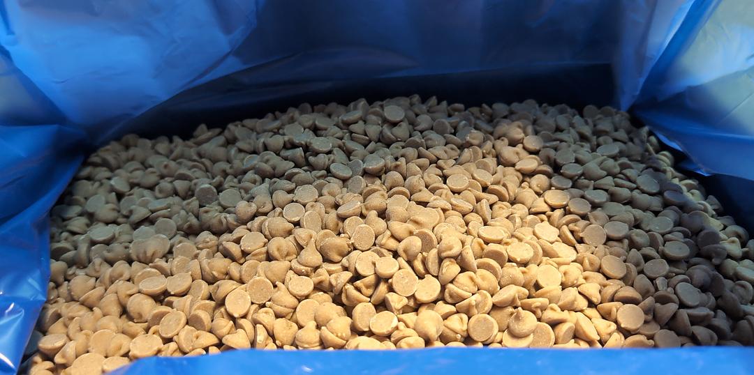 Reeses Peanut Butter Chips 25 lb box